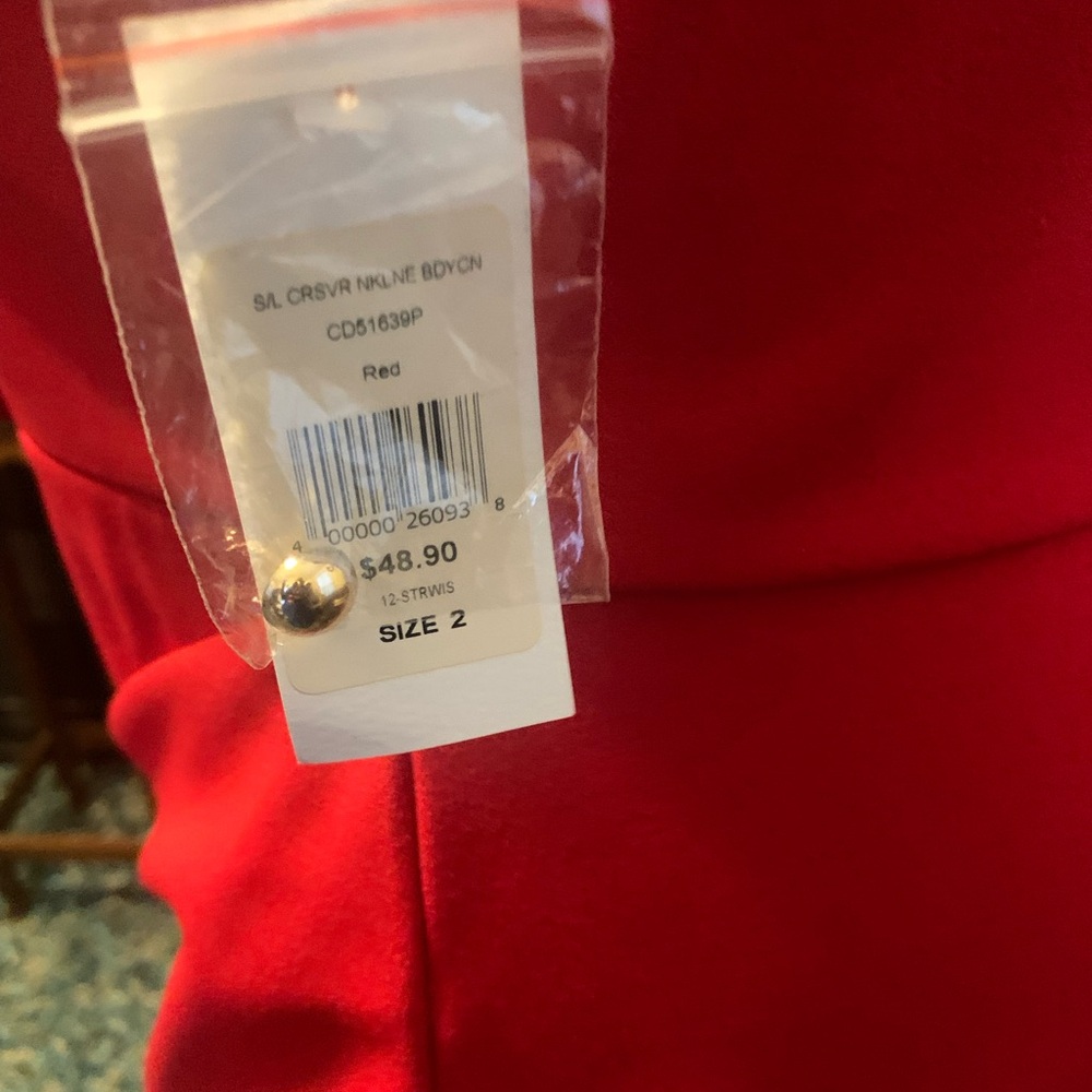 RED DRESS - Picture 5 of 6